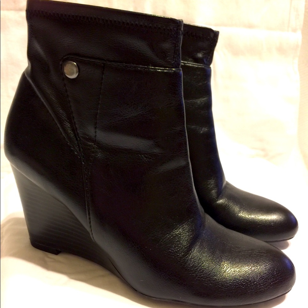 Wedge ankle boots